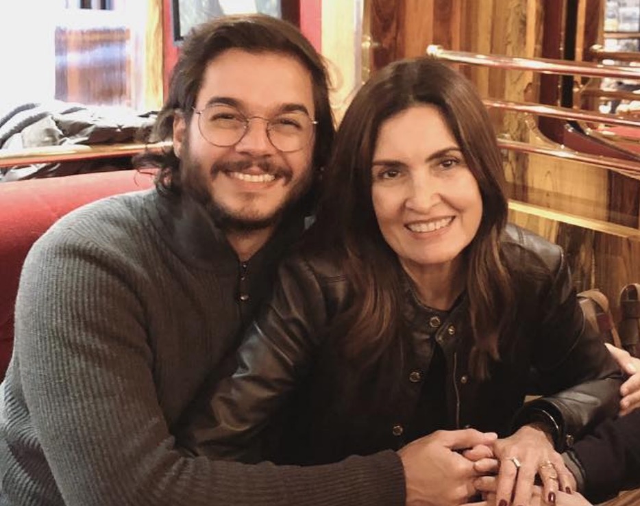 Fátima Bernardes revela como foi se apaixonar por namorado 25 anos mais novo