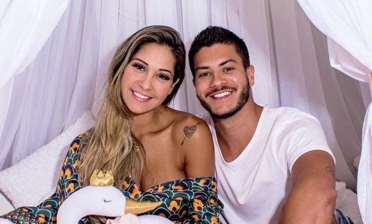 Instagram da filha de Mayra Cardi e Arthur Aguiar intriga internautas