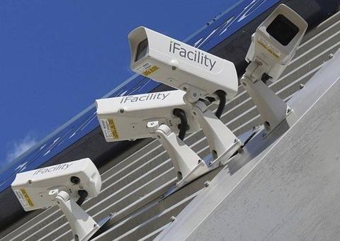 Empresária oferece recompensa em dinheiro para quem roubar sua loja