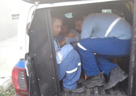 Disfarçados de lixeiros, grupo é preso ao pedir dinheiro em casas de Manaus 