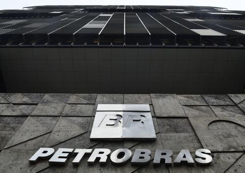 Petrobras demite funcionários com prisão decretada na Lava Jato