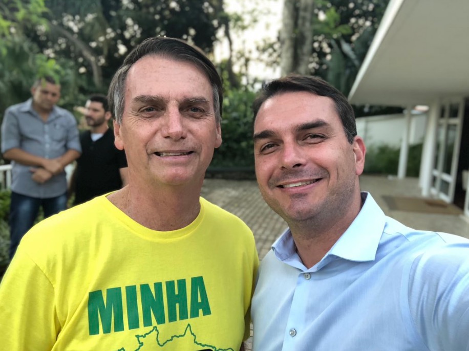 Coaf relata movimentação atípica de R$ 1,2 milhão em conta de ex-assessor de Flávio Bolsonaro