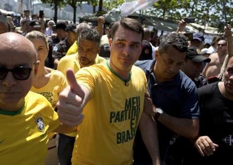 Procuradoria confirma relatório do Coaf que cita ex-motorista de Flávio Bolsonaro