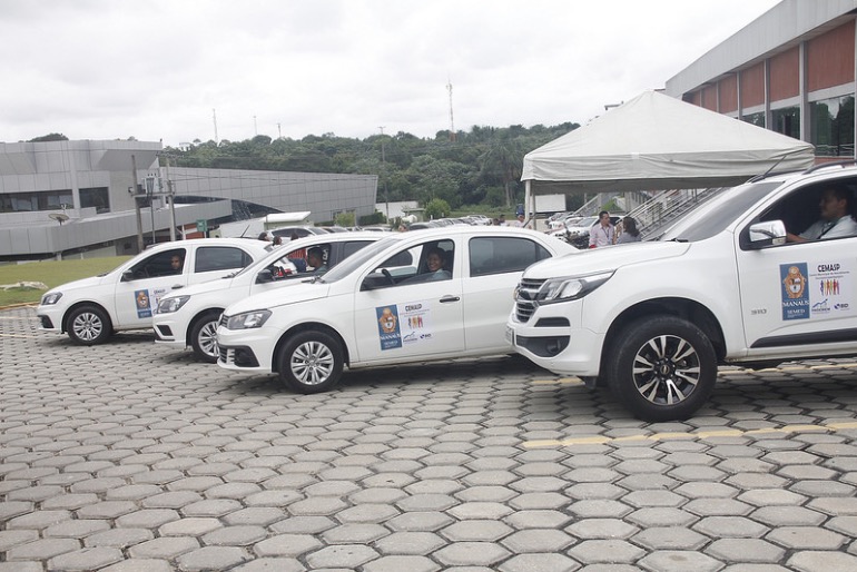 Veículos para fortalecer ações de combate ao abandono escolar são entregues em Manaus