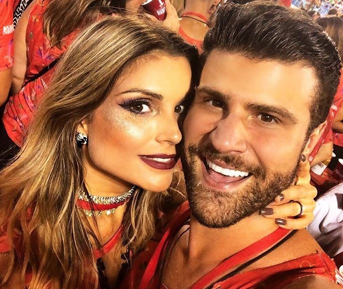  Aos prantos, Flávia Viana confirma fim do namoro com Marcelo Ié Ié 