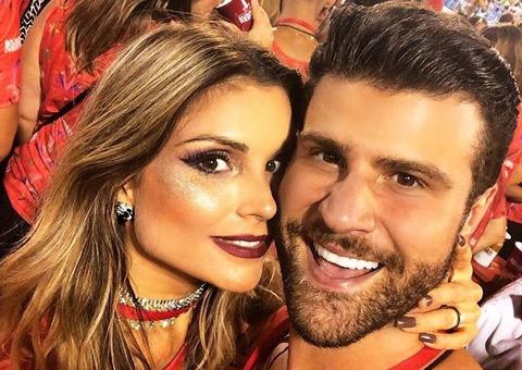  Aos prantos, Flávia Viana confirma fim do namoro com Marcelo Ié Ié 