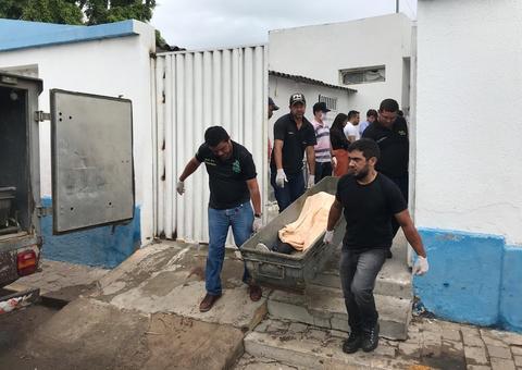 10 pessoas morrem em tiroteio entre policiais e assaltantes dentro de banco