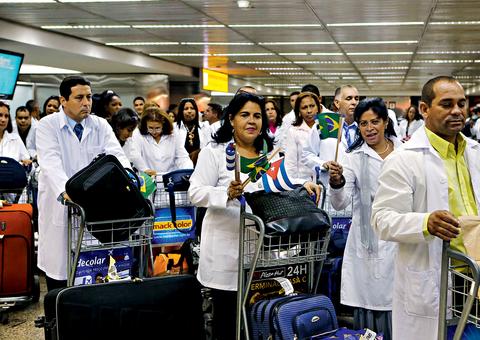 Mais Médicos abrirá inscrições para profissionais formados no exterior