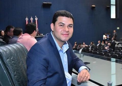 Deputado eleito Saullo Vianna é conduzido à sede da Polícia Federal em Manaus 