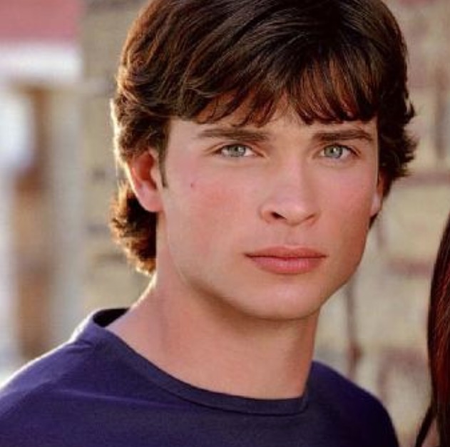 Ator de Smallville, Tom Welling choca ao aparecer diferente na Comic Con 2018
