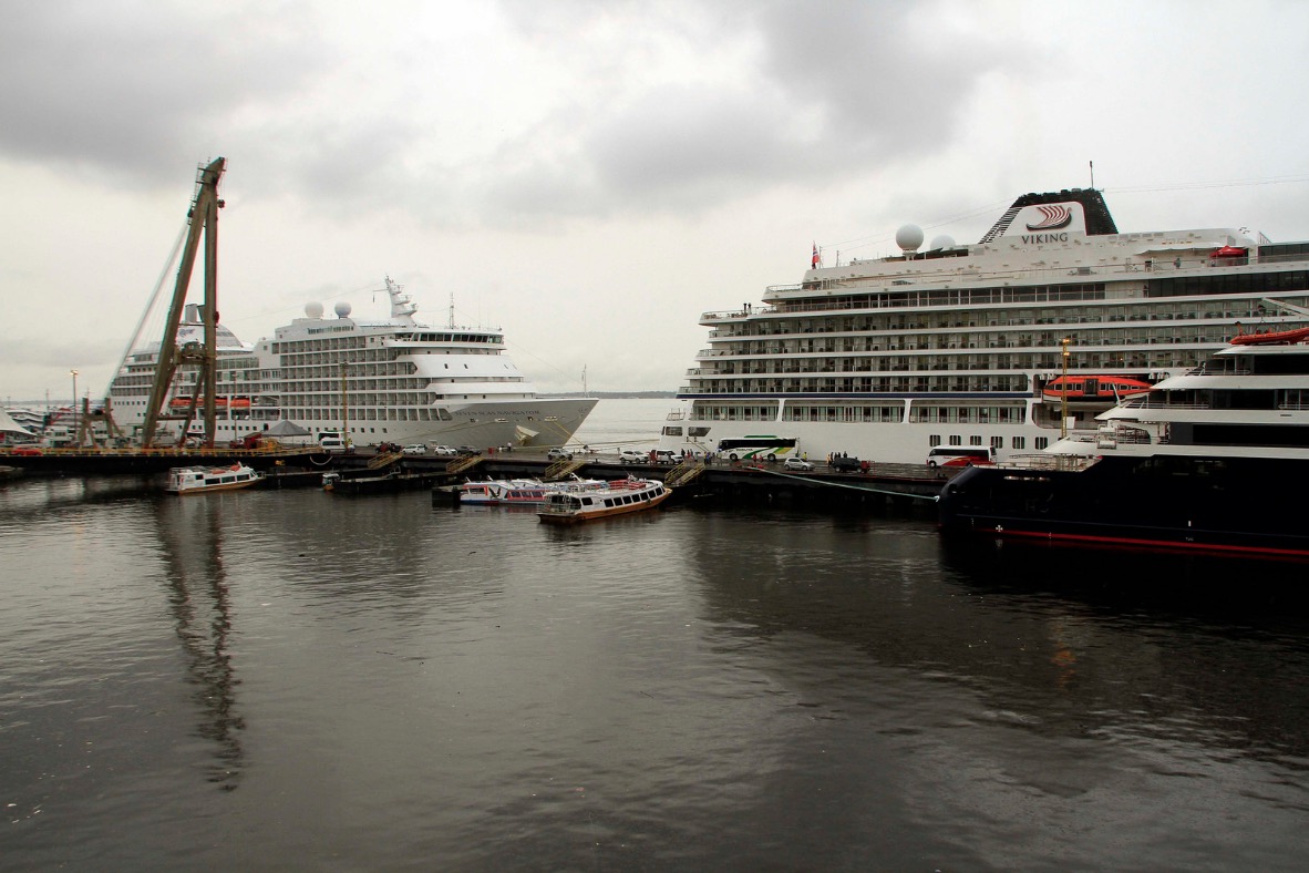 Mais de 2,1 mil turistas chegam a Manaus a bordo de dois navios cruzeiros