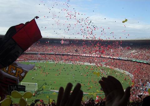 Justiça afasta organizada do Flamengo e torcedores dos estádios