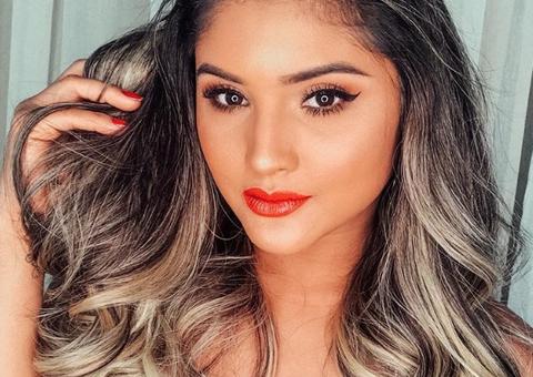 Mileide Mihaile mostra corpão em clique sexy de biquíni