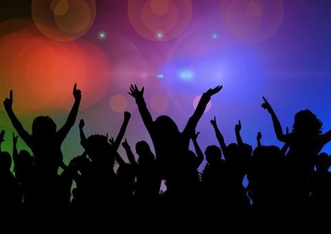 'Amor eu vou dormir’ agita o centro da cidade neste sábado