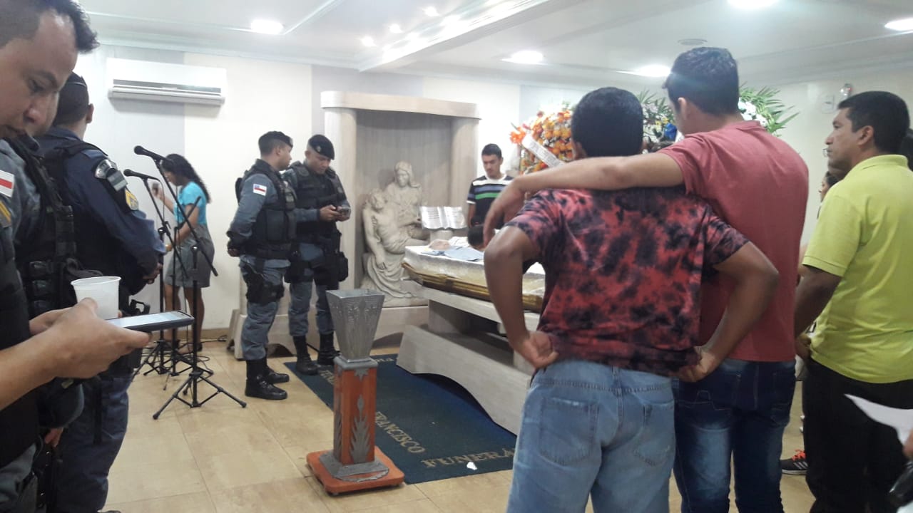 'É meu herói', diz irmão de PM que morreu após ser atropelado em Manaus