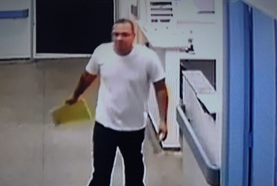 Em Manaus, homem se passa por médico e rouba celular de paciente em hospital público