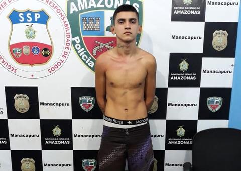 No Amazonas, jovem é preso com motocicleta roubada escondida em casa