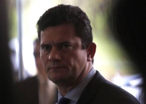 'Fatos têm que ser esclarecidos', diz Moro sobre ex-assessor de Flávio Bolsonaro
