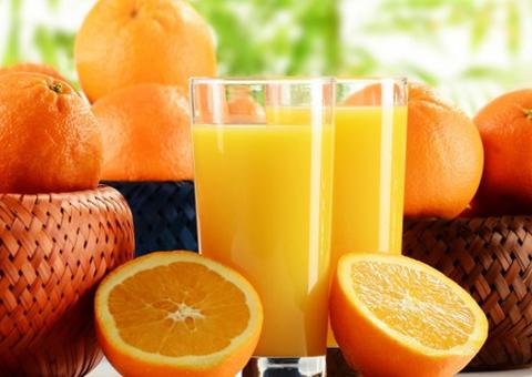 Um copo de suco de laranja por dia reduz risco de perda de memória