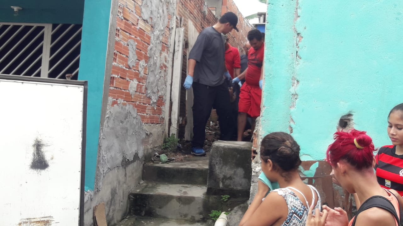 Idoso é encontrado morto dentro de residência em Manaus 