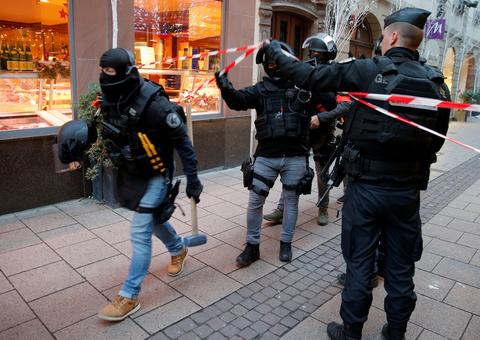 Atirador que matou 2 na França tem 27 condenações em 3 países