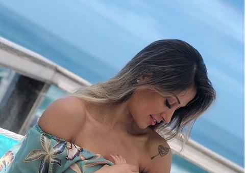Mayra Cardi volta a polemizar ao postar vídeo da filha supostamente sufocada: ‘foi longe demais’