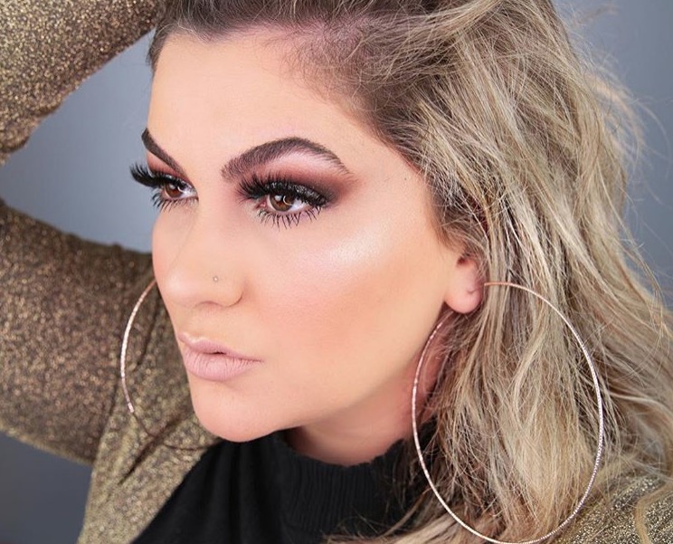 Alice Salazar dá dicas de maquiagem em evento gratuito de shopping em Manaus