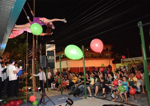 Espetáculo ‘Natal de Todos os Tempos’ da UEA acontece nesta quinta-feira 