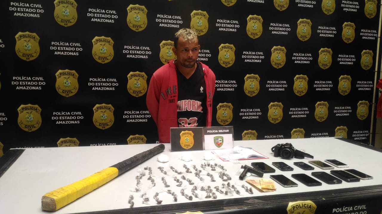 Polícia prende suspeito de comandar tráfico de drogas em bairro de Manaus 