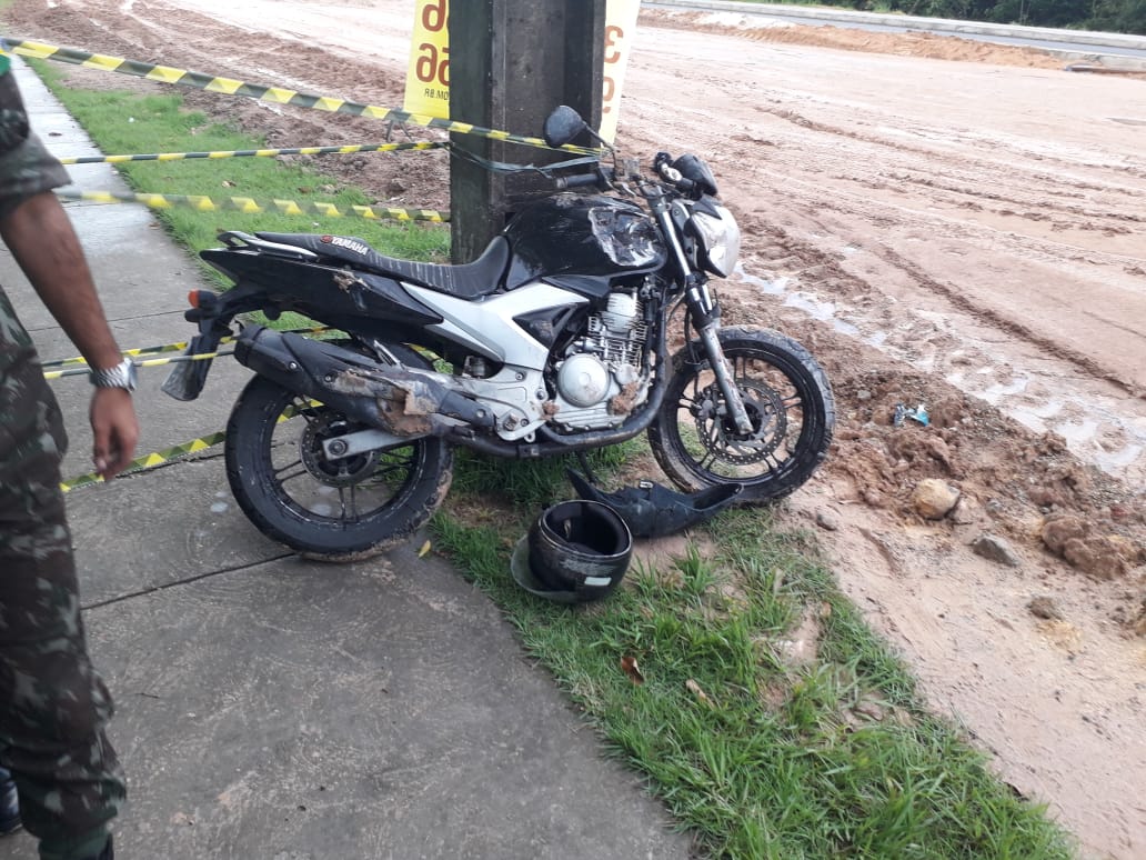 Sargento do Exército fica gravemente ferido em acidente na Avenida do Turismo