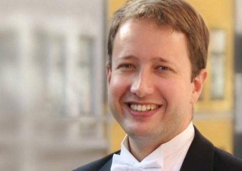 Ex-diplomata é condenado a 2 anos de prisão por agredir mulher