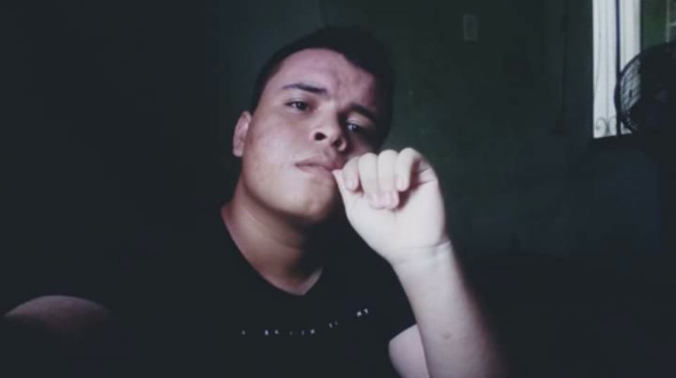  Adolescente sai para visitar avô e desaparece em Manaus