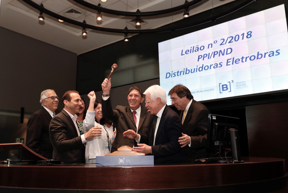 TST derruba liminar e mantém venda da Amazonas Energia