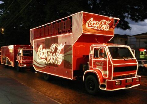 Caravana Iluminada de Natal estaciona em shopping da zona Norte