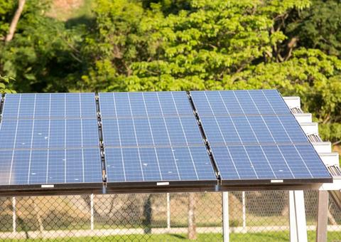 Comunidades isoladas no Amazonas recebem sistema de energia solar