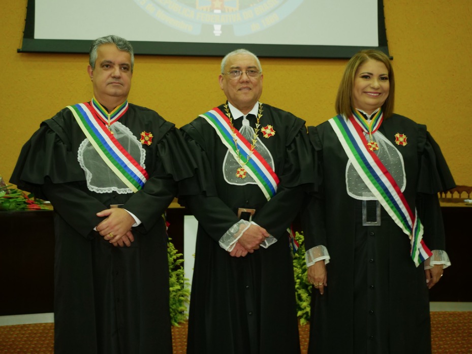 Desembargador Lairto Veloso toma posse como novo presidente do TRT11 