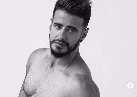 Tarso Brant, que inspirou personagem trans em novela, posa nu em ensaio