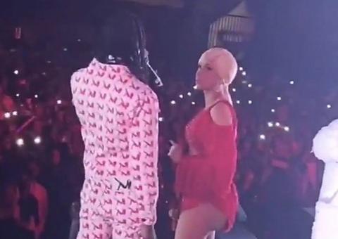 Após traição, rapper ex-marido de Cardi B invade palco pedindo perdão da cantora