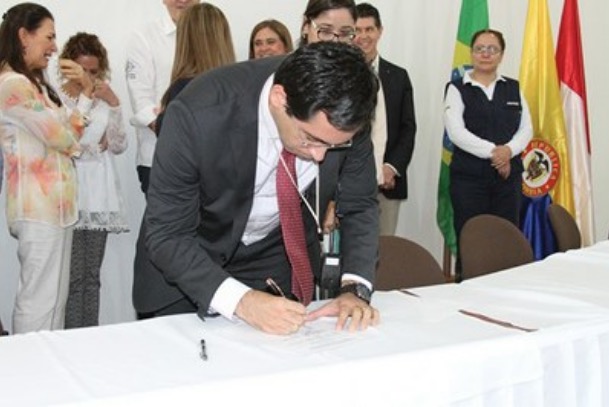 MPF assina pacto para combate ao tráfico de pessoas e exploração sexual na tríplice fronteira 