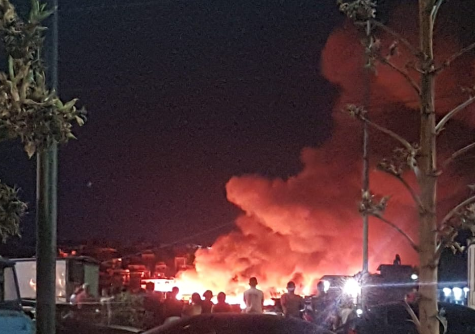 Escolas, igreja e Vila Olímpica abrigam famílias vítimas de incêndio no Educandos