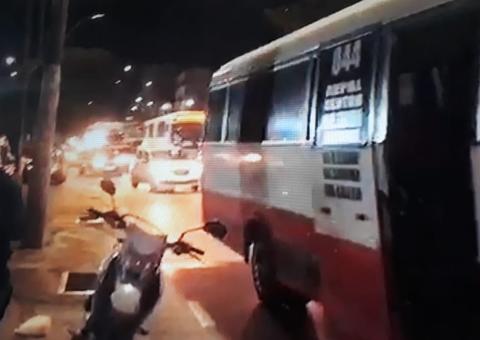 Passageiro reage e mata assaltante de ônibus com tiro na cabeça em Manaus