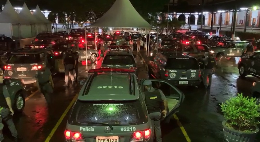 Operação busca 54 policiais militares e integrantes do PCC