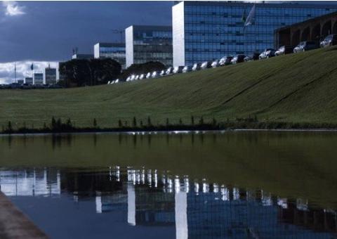 Por medida de segurança, governo vai proibir guarda-chuva e carrinho de bebê na posse