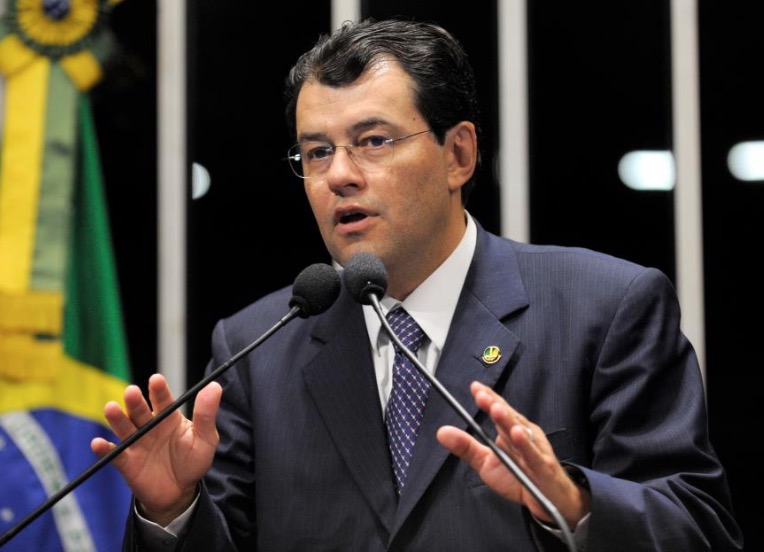 Só Eduardo Braga e mais seis senadores abrem mão de receber auxílio-mudança de R$ 37 mil  