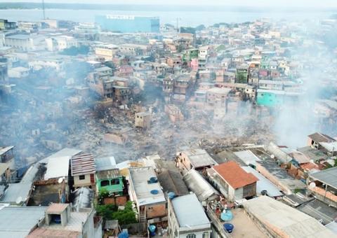 Coari oferece apoio a famílias atingidas por incêndio no bairro de Educandos 