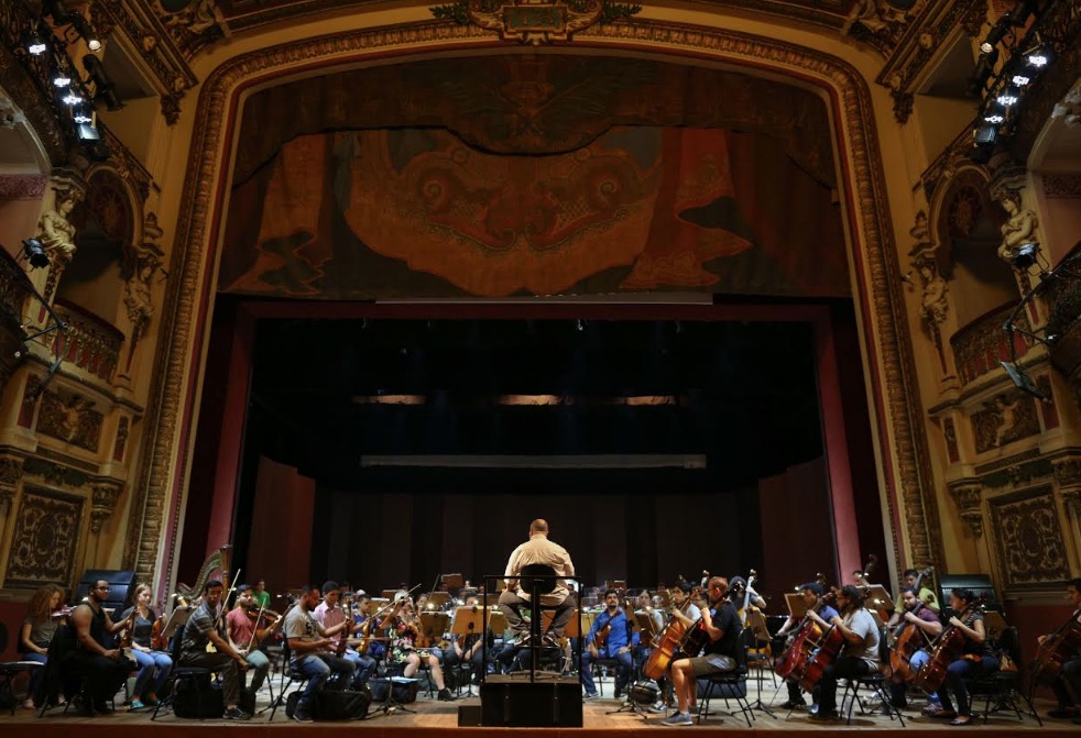 Corpos Artísticos apresentam espetáculos para a Temporada Natalina no Teatro Amazonas