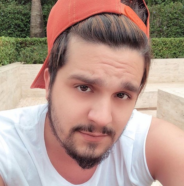 Luan Santana ajuda vítimas de incêndio no Educandos: 'eu me comovi'