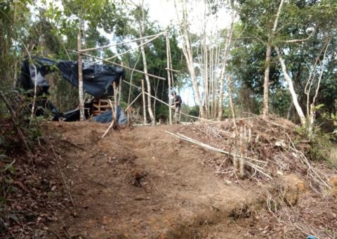 Fiscalização ambiental derruba 25 barracos nas margens do Igarapé do Mariano