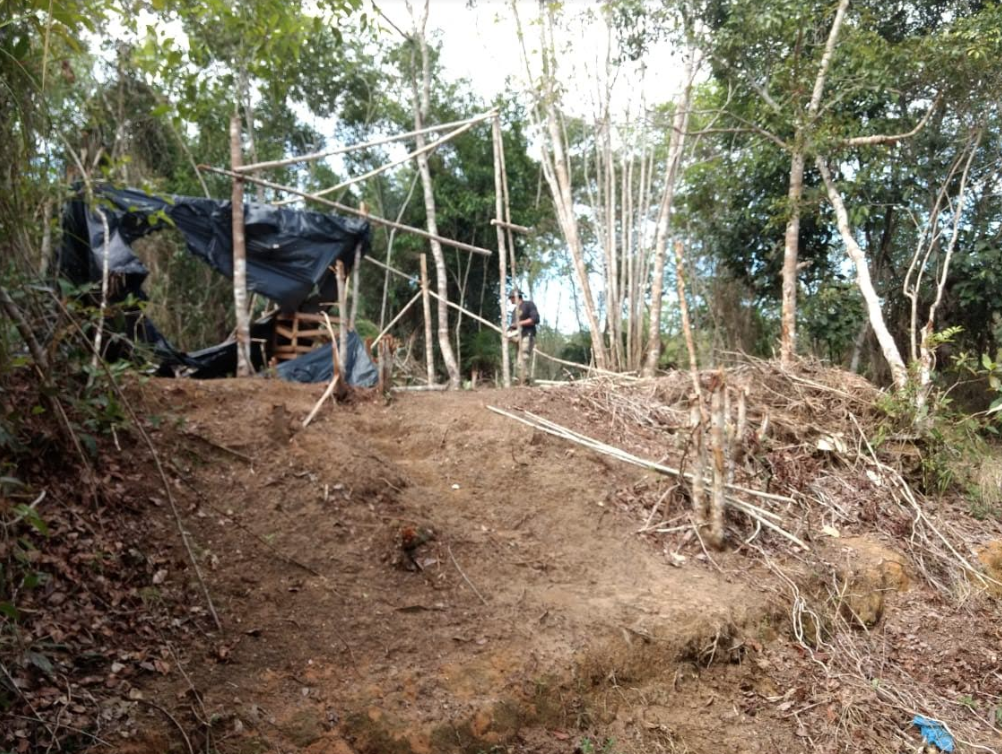 Fiscalização ambiental derruba 25 barracos nas margens do Igarapé do Mariano