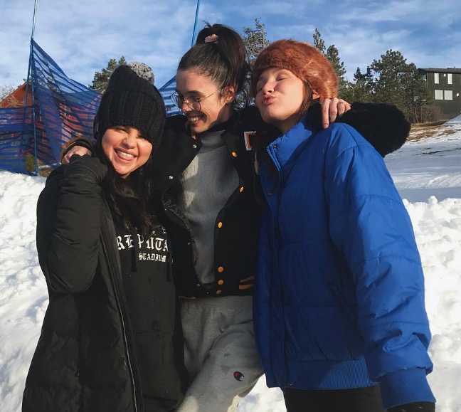 Selena Gomez ressurge após deixar clínica psiquiátrica e fãs 'piram' 